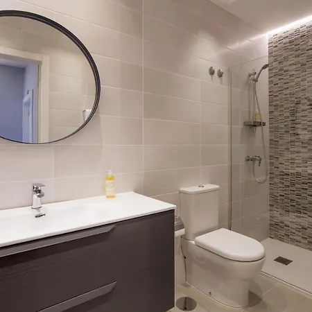 Apartment Almada 180